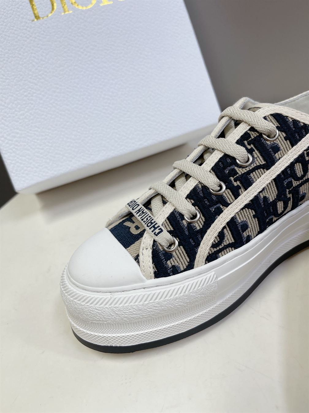 DIOR WALK'N'DIOR SNEAKER - DO123