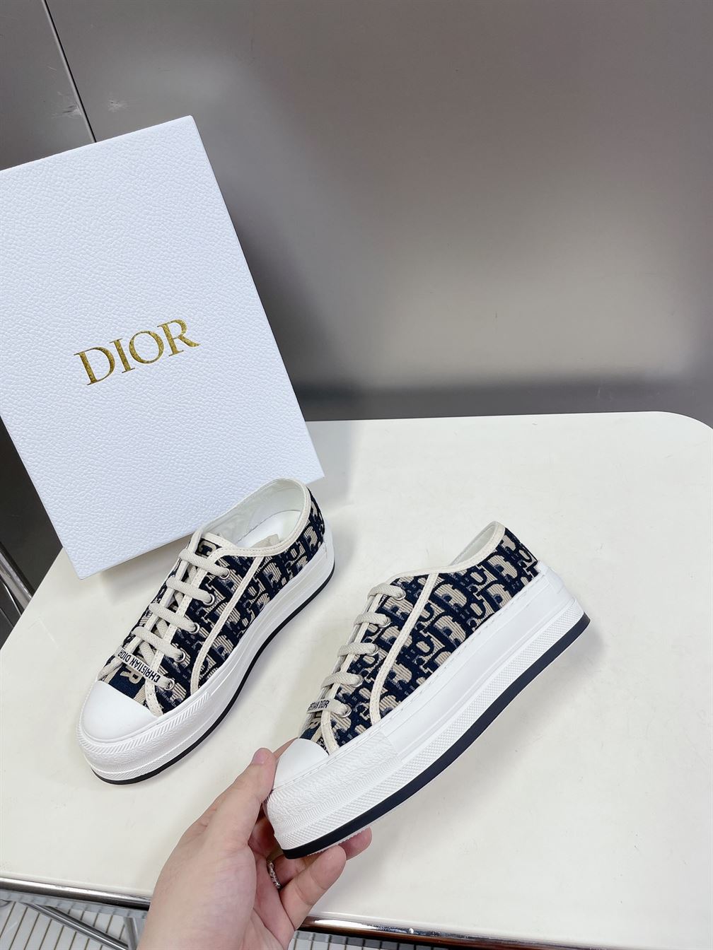 DIOR WALK'N'DIOR SNEAKER - DO123