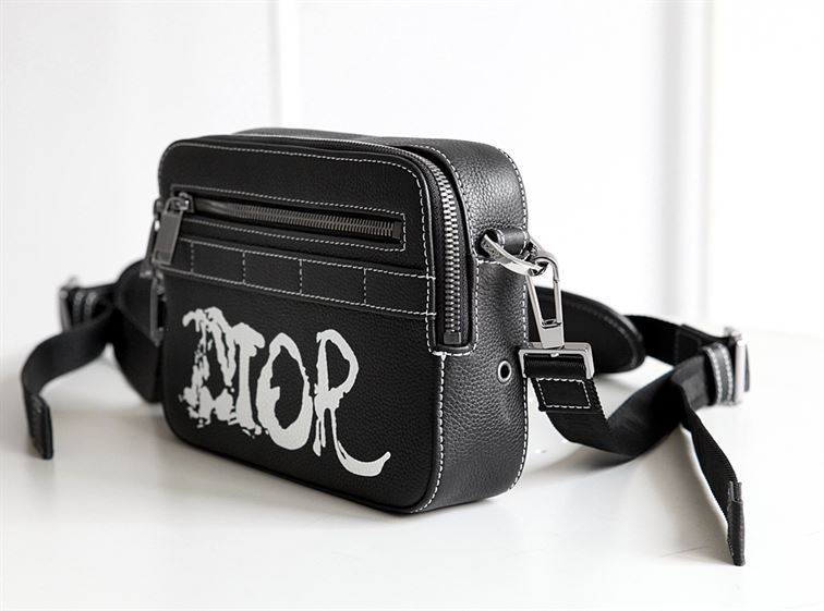 DIOR X PETER DOIG SAFFARI MESSENGER BAG - DIO022