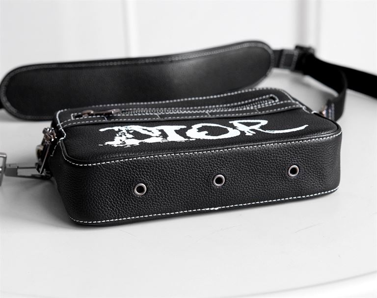 DIOR X PETER DOIG SAFFARI MESSENGER BAG - DIO022