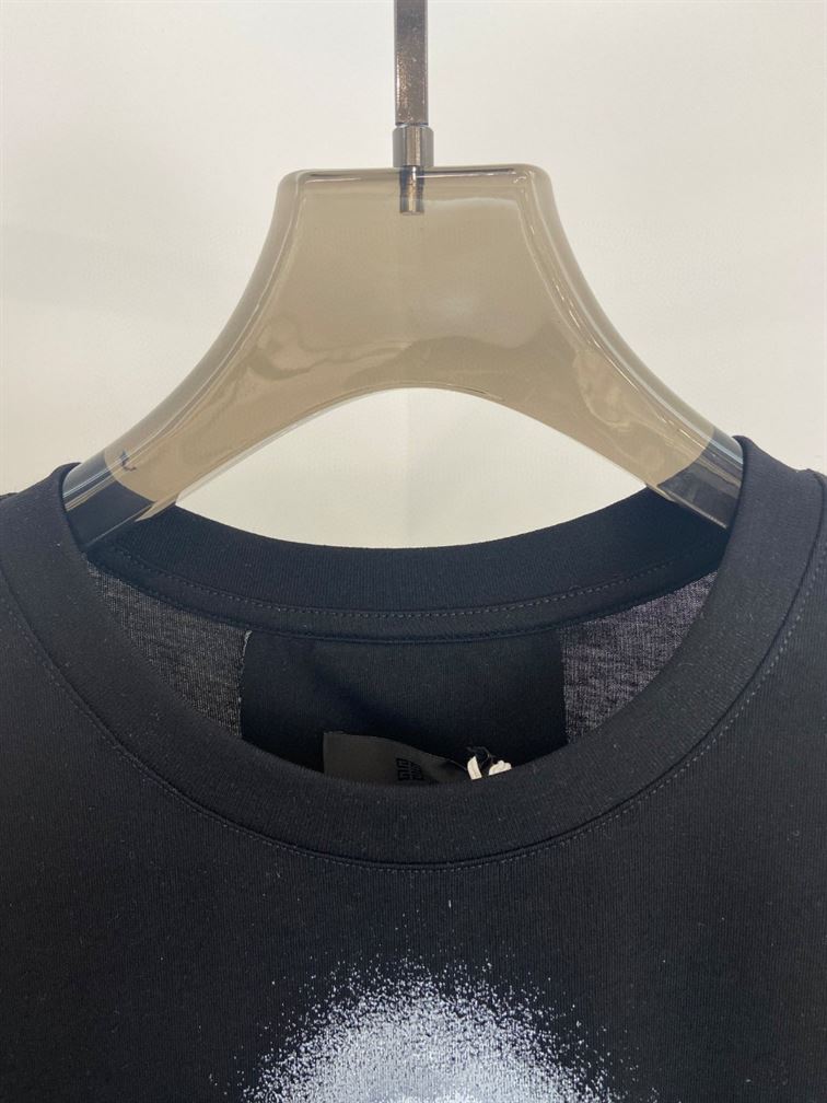 GIVENCHY 4G T-SHIRT WITH TAG EFFECT MOON PRINT IN BLACK - GTS011