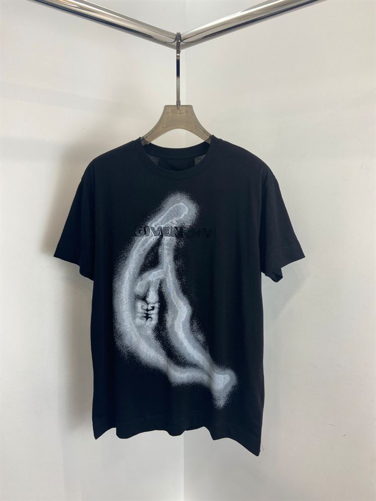 GIVENCHY 4G T-SHIRT WITH TAG EFFECT MOON PRINT IN BLACK - GTS011