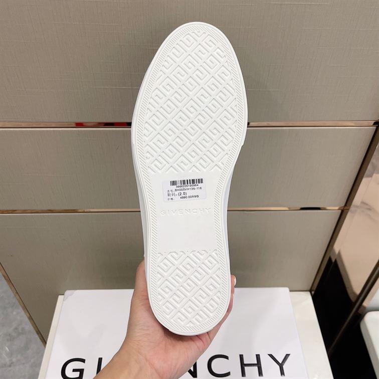 GIVENCHY CITY SPORT SNEAKERS IN LEATHER WITH DOUBLE WEBBING STRAP - GVC008