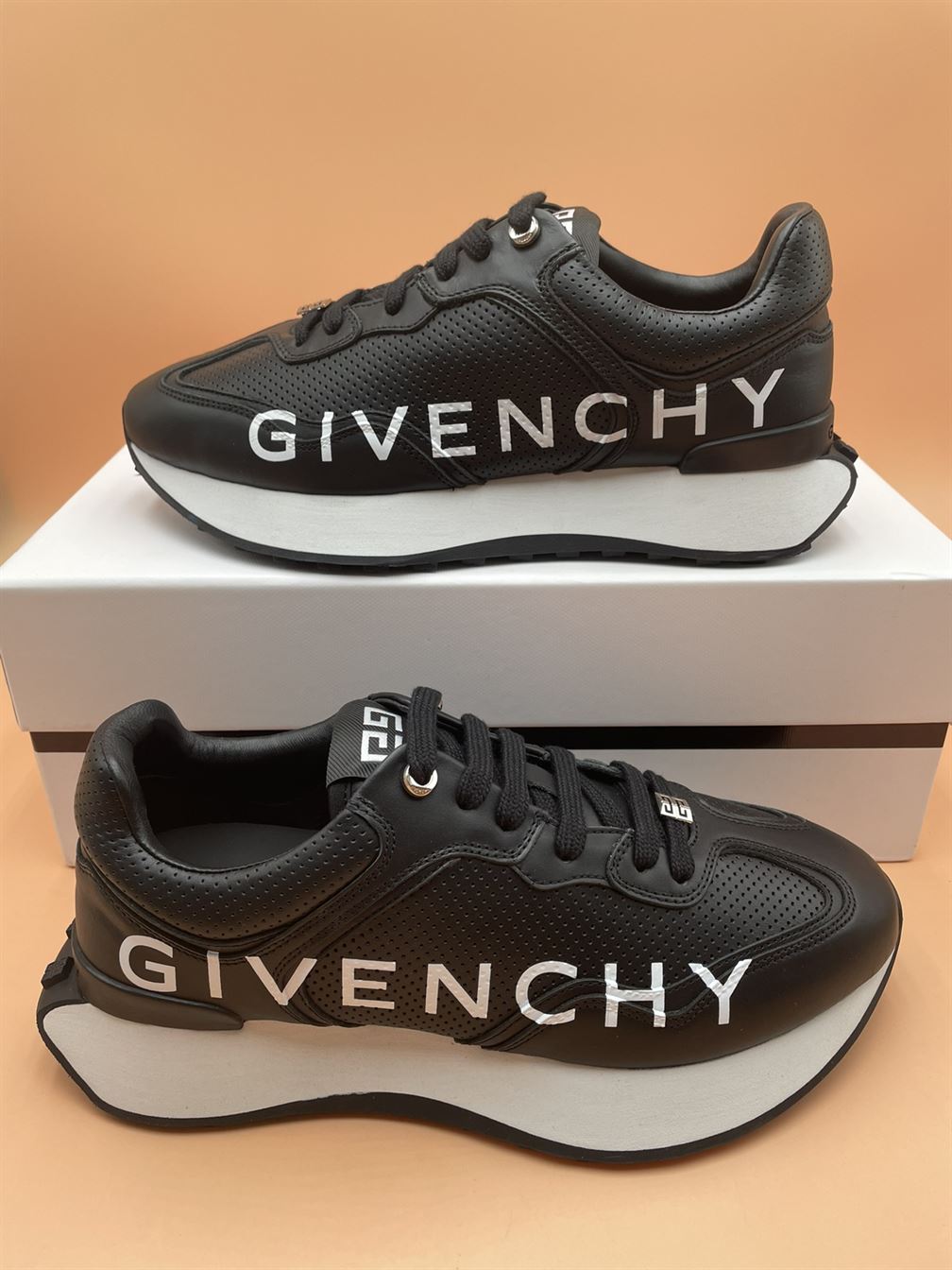 GIVENCHY RUNNER SNEAKERS IN PERFORATED LEATHER - GVC003