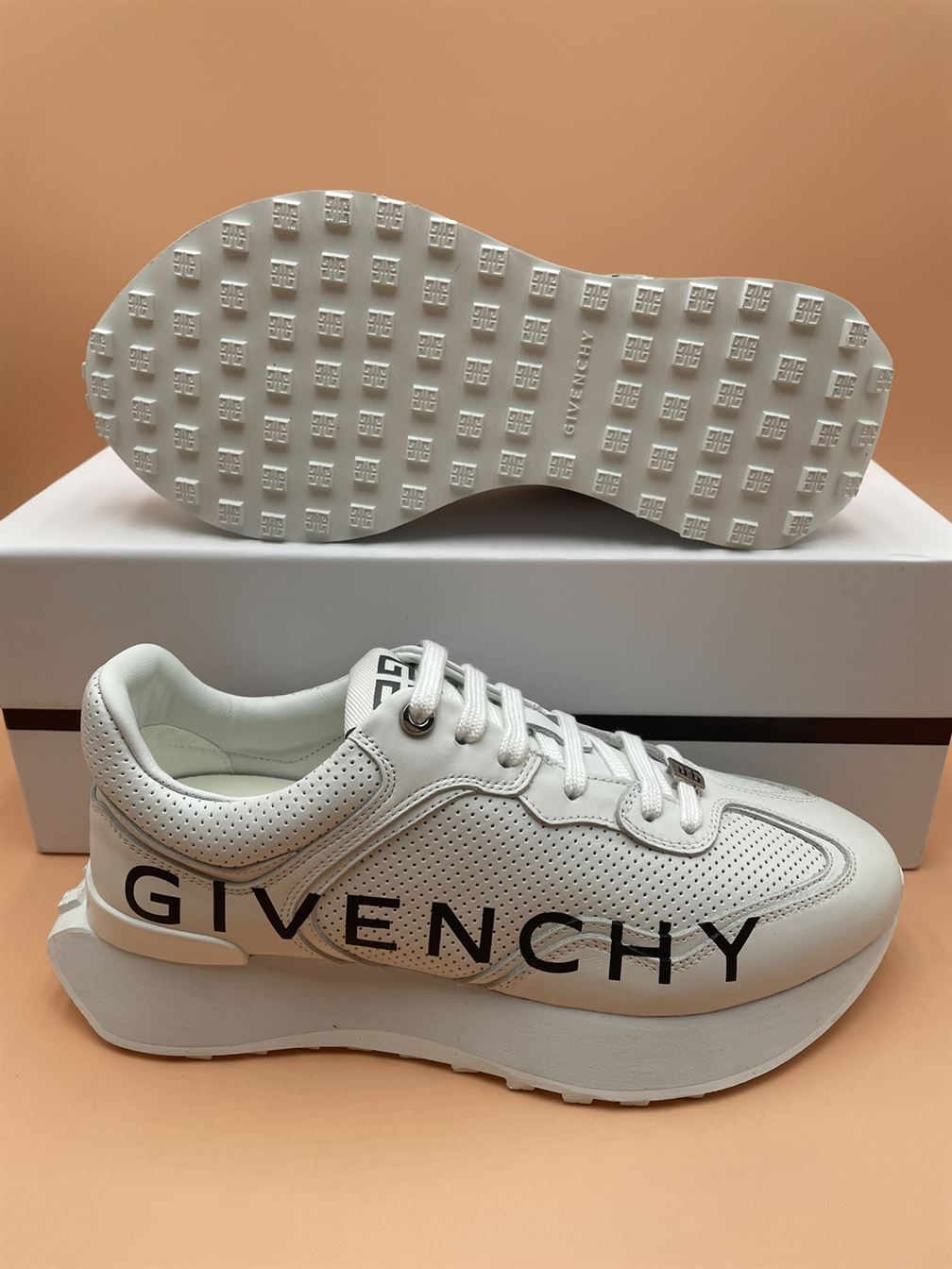GIVENCHY RUNNER SNEAKERS IN PERFORATED LEATHER - GVC006