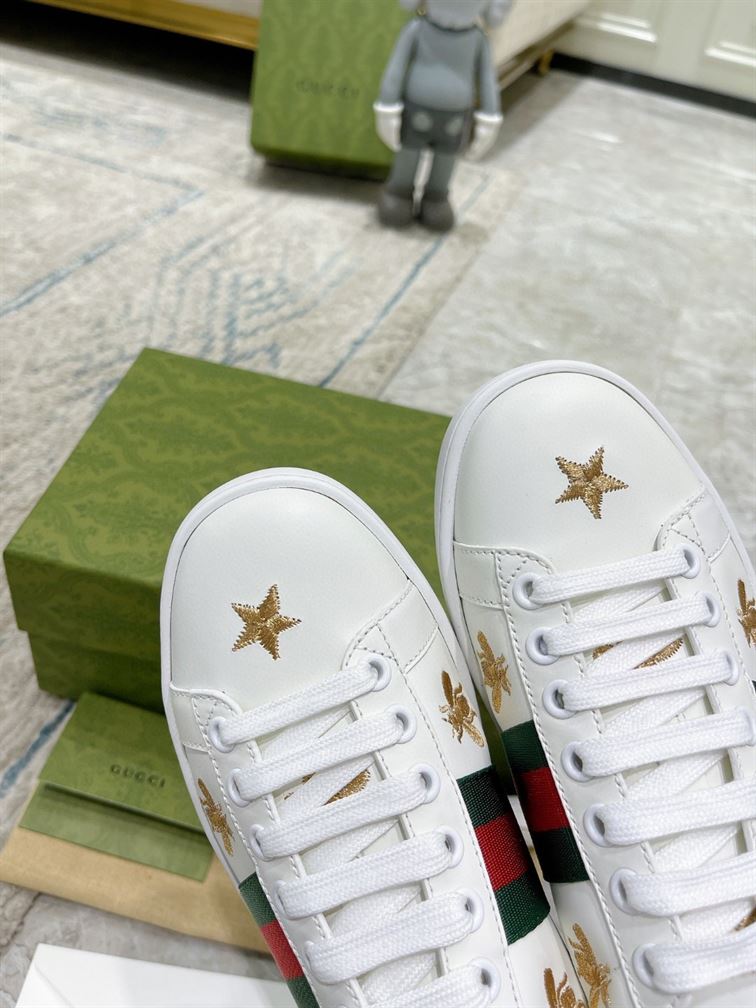 GUCCI ACE EMBROIDERED SNEAKER WITH BEES AND STARS - GCC090