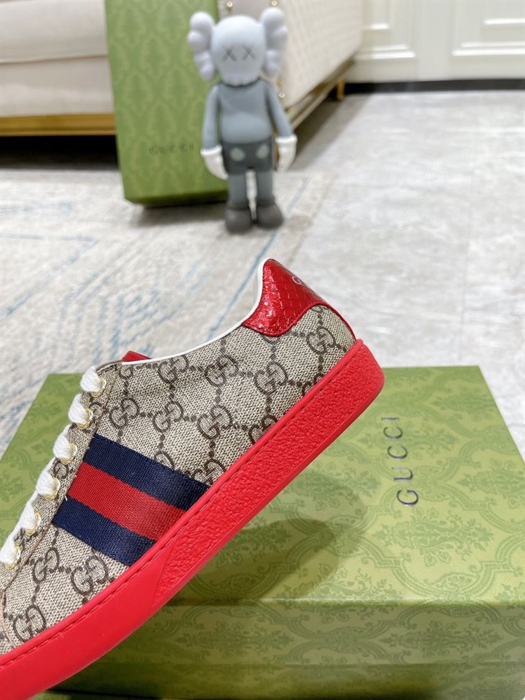 GUCCI ACE GG SUPREME SNEAKER - GCC091