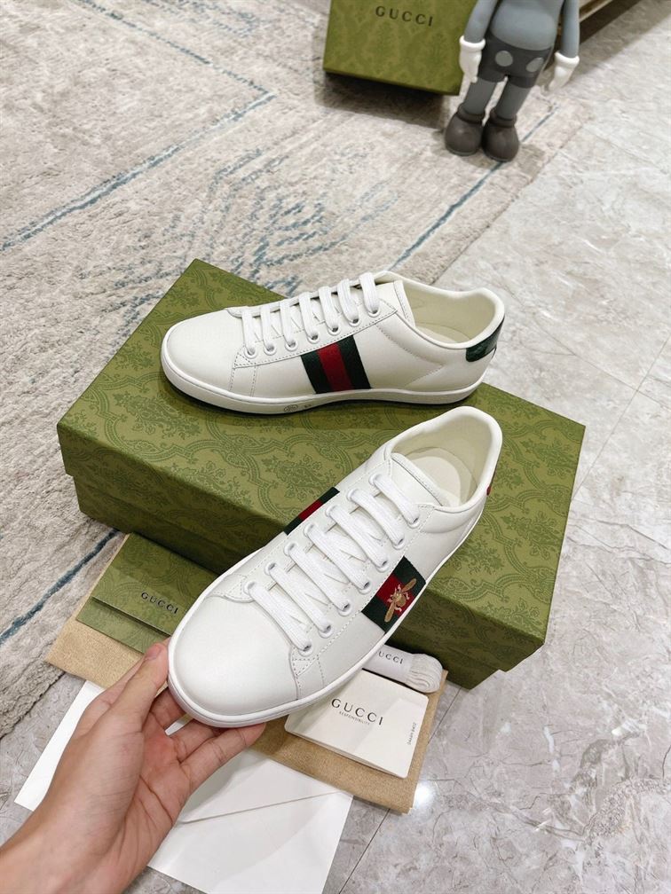 GUCCI ACE SNEAKER WHITE LEATHER WITH BEE - GCC087
