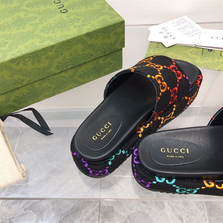 GUCCI ANGELINA EMBROIDERED LOGO PLATFORM SLIDE SANDAL - GSL025