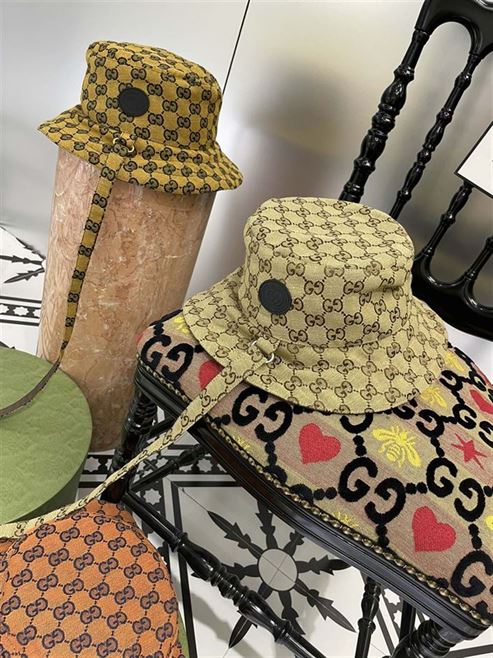 GUCCI BUCKET HAT