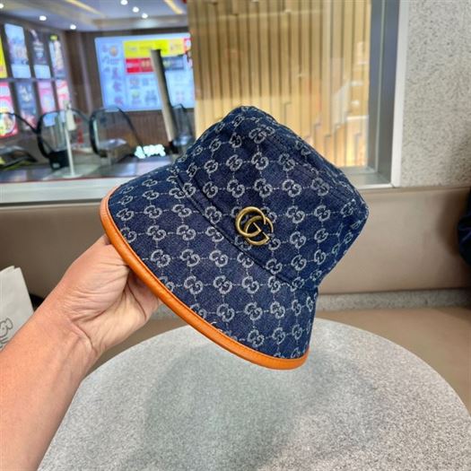 GUCCI BUCKET HAT