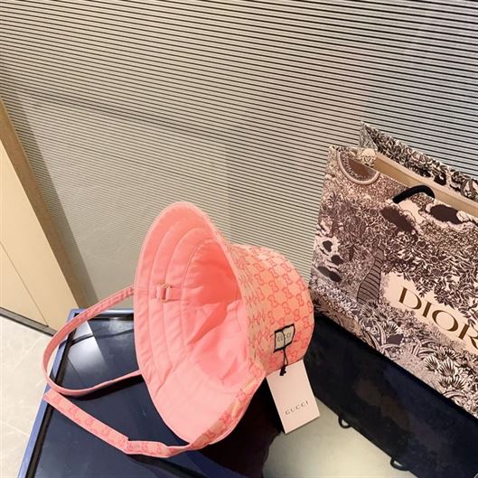 GUCCI BUCKET HAT