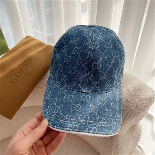 GUCCI GG CANVAS BASEBALL HAT