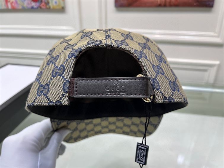 GUCCI GG CANVAS BASEBALL HAT