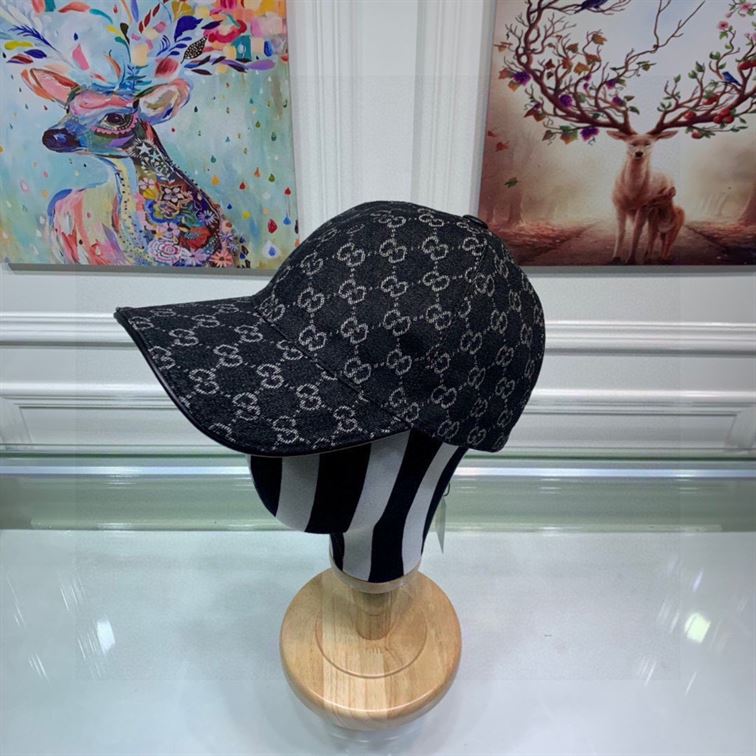 GUCCI GG CANVAS BASEBALL HAT