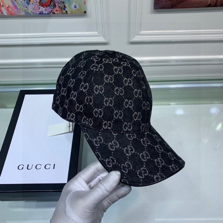 GUCCI GG CANVAS BASEBALL HAT