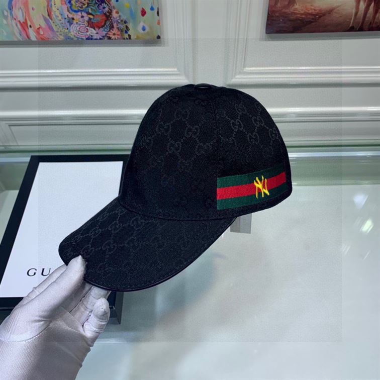 GUCCI GG CANVAS BASEBALL HAT