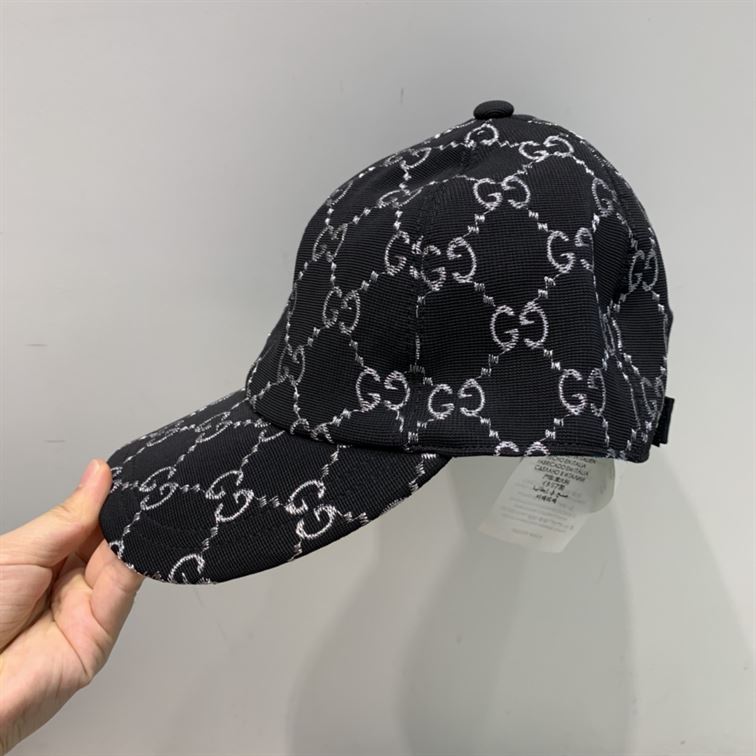GUCCI GG CANVAS BASEBALL HAT