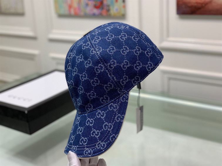 GUCCI GG CANVAS BASEBALL HAT