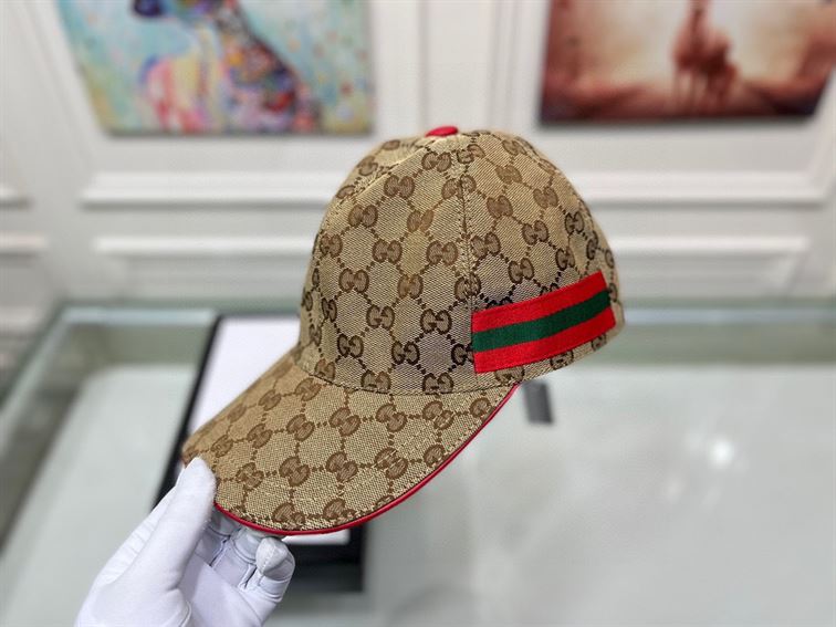 GUCCI GG CANVAS BASEBALL HAT