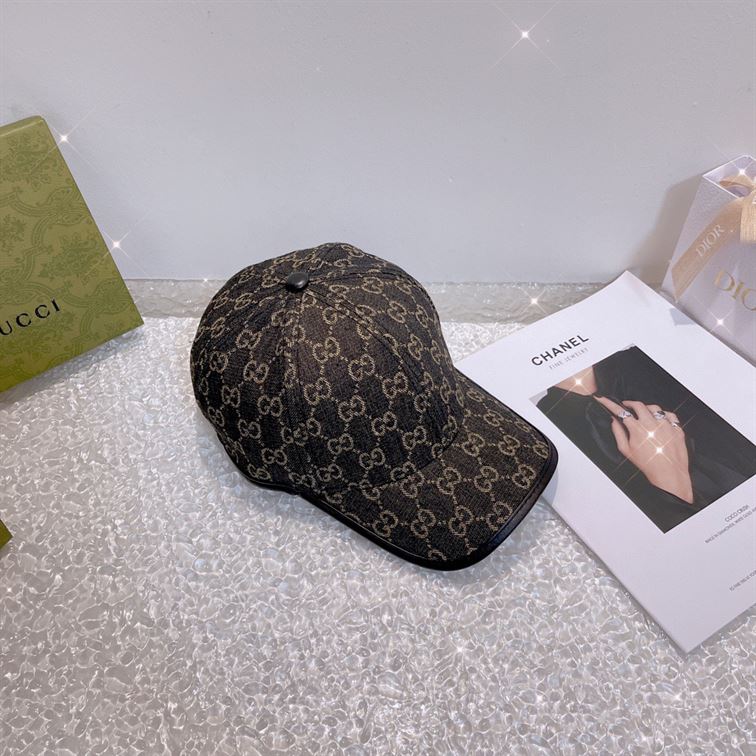 GUCCI GG CANVAS BASEBALL HAT
