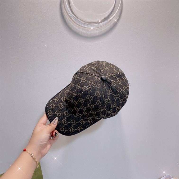 GUCCI GG CANVAS BASEBALL HAT