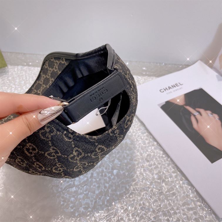 GUCCI GG CANVAS BASEBALL HAT