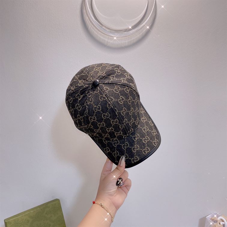 GUCCI GG CANVAS BASEBALL HAT