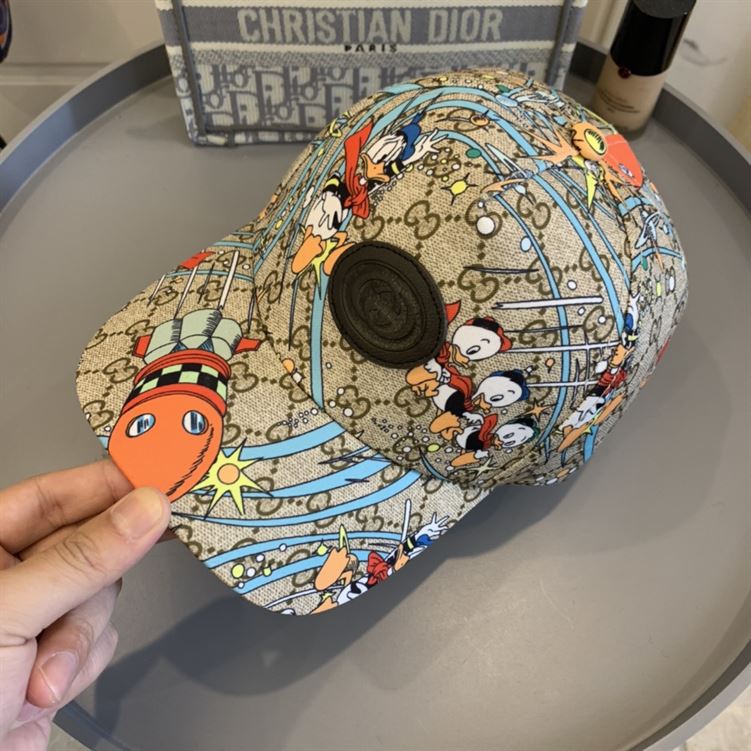 GUCCI GG CANVAS BASEBALL HAT