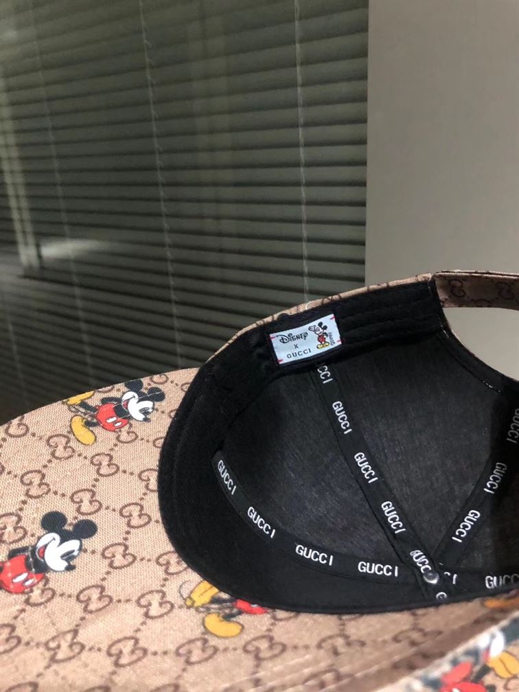 GUCCI GG CANVAS BASEBALL HAT