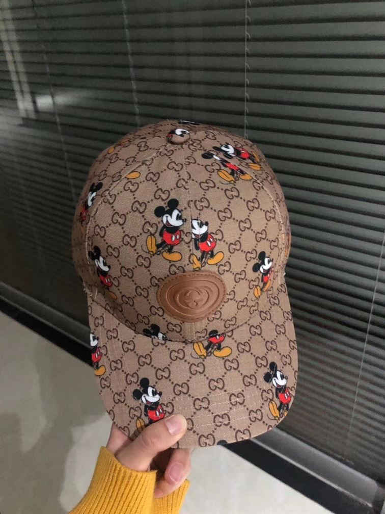 GUCCI GG CANVAS BASEBALL HAT