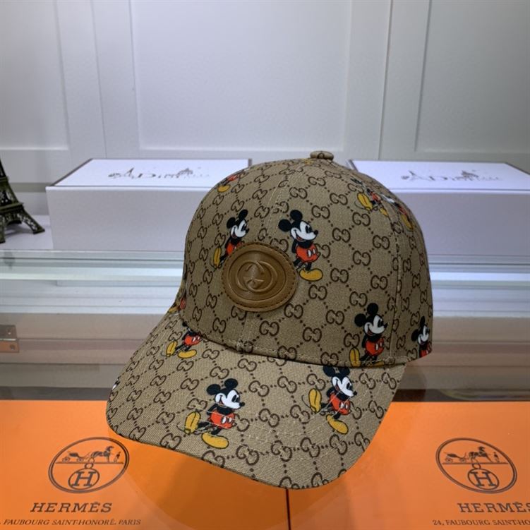 GUCCI GG CANVAS BASEBALL HAT