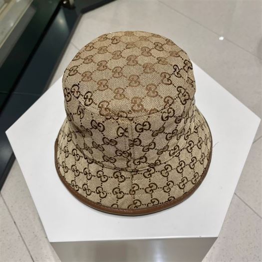 GUCCI GG CANVAS BUCKET HAT