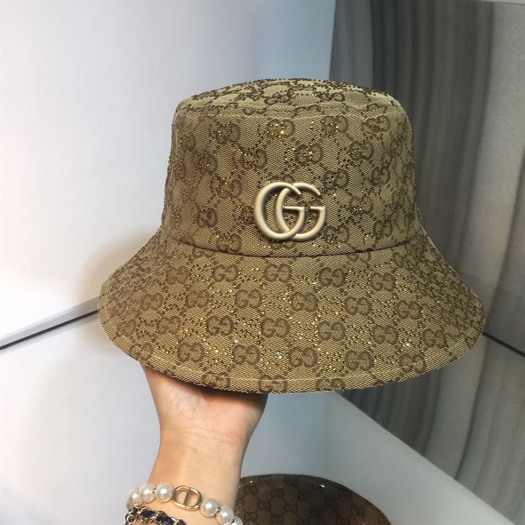GUCCI GG CANVAS BUCKET HAT