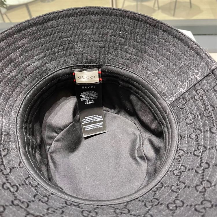 GUCCI GG CANVAS BUCKET HAT