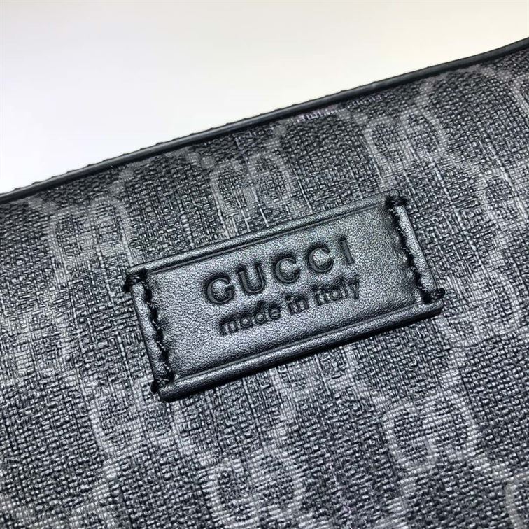 GUCCI GG SUPREME CLUTCH - BG029