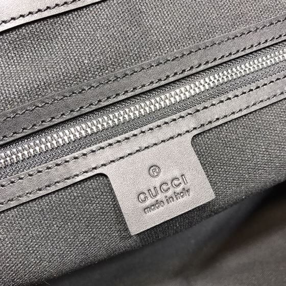 GUCCI GG SUPREME FLAP MESSENGER - BG007