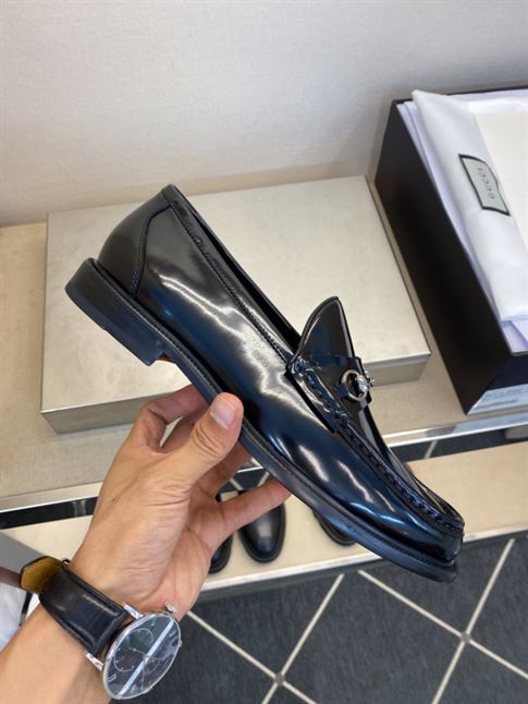 GUCCI HORSEBIT LEATHER LOAFER - GL044