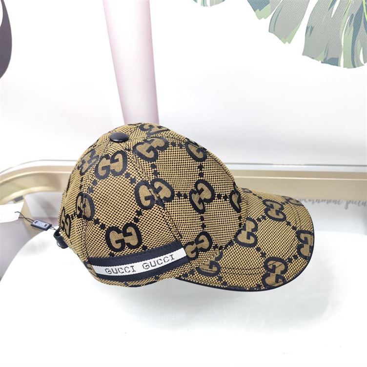 GUCCI JUMBO GG CANVAS BASEBALL HAT