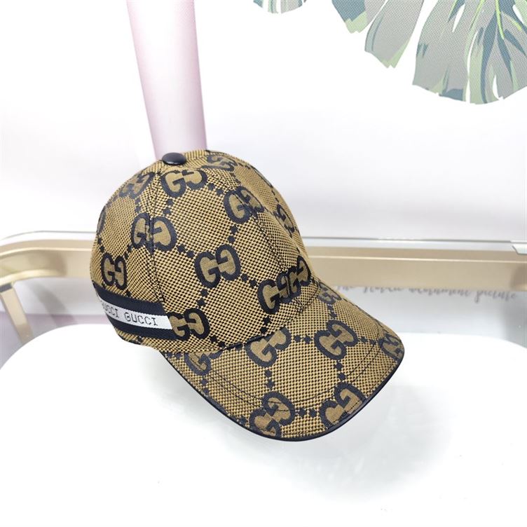 GUCCI JUMBO GG CANVAS BASEBALL HAT