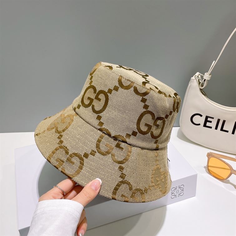 GUCCI JUMBO GG CANVAS BUCKET HAT