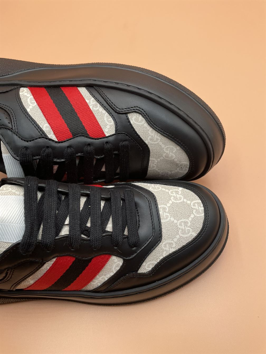 GUCCI MEN GG SNEAKER - GCC052
