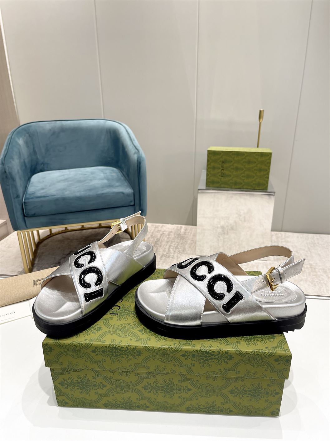 GUCCI MEN'S GUCCI SANDAL BLACK LEATHER - GSL011