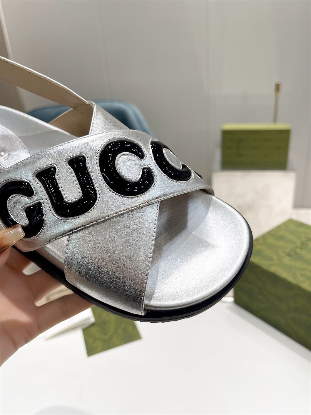 GUCCI MEN'S GUCCI SANDAL BLACK LEATHER - GSL011