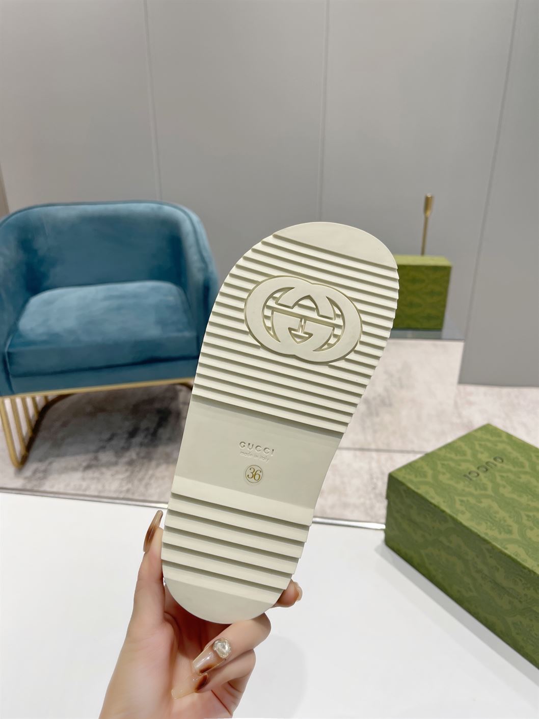 GUCCI MEN'S GUCCI SANDAL WHITE LEATHER - GSL010