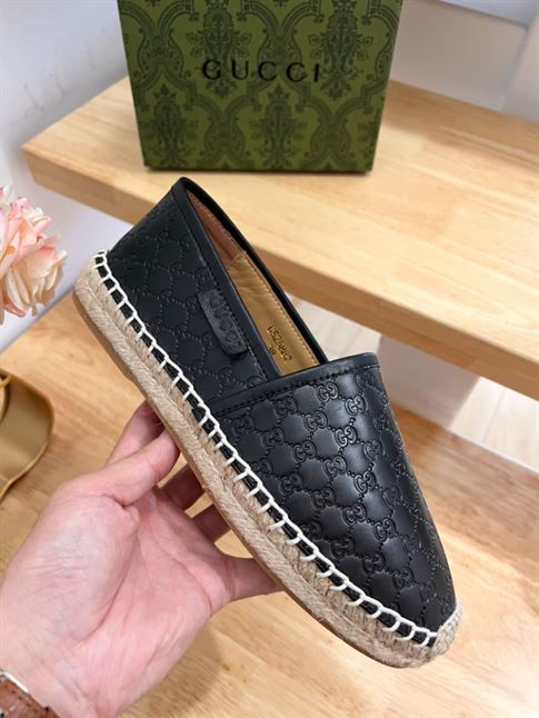 GUCCI PILAR LOGO-EMBOSSED LEATHER ESPADRILLES IN BLACK - GL031