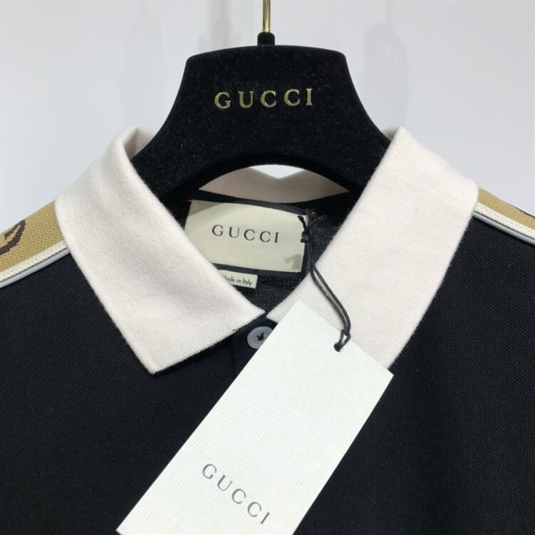 GUCCI POLO WITH INTERLOCKING G STRIPE - GGS015