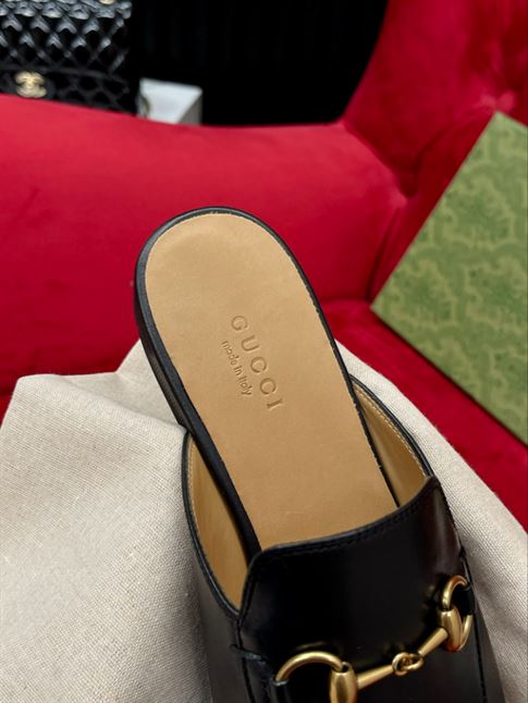 GUCCI PRINCETOWN LEATHER SLIPPER - GL021
