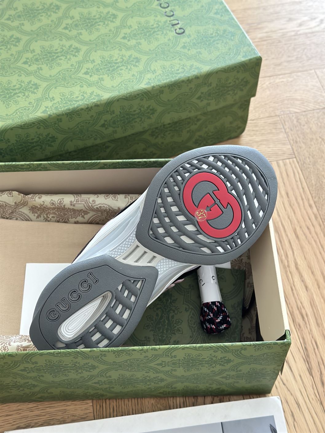 GUCCI RUN SNEAKERS - GCC120