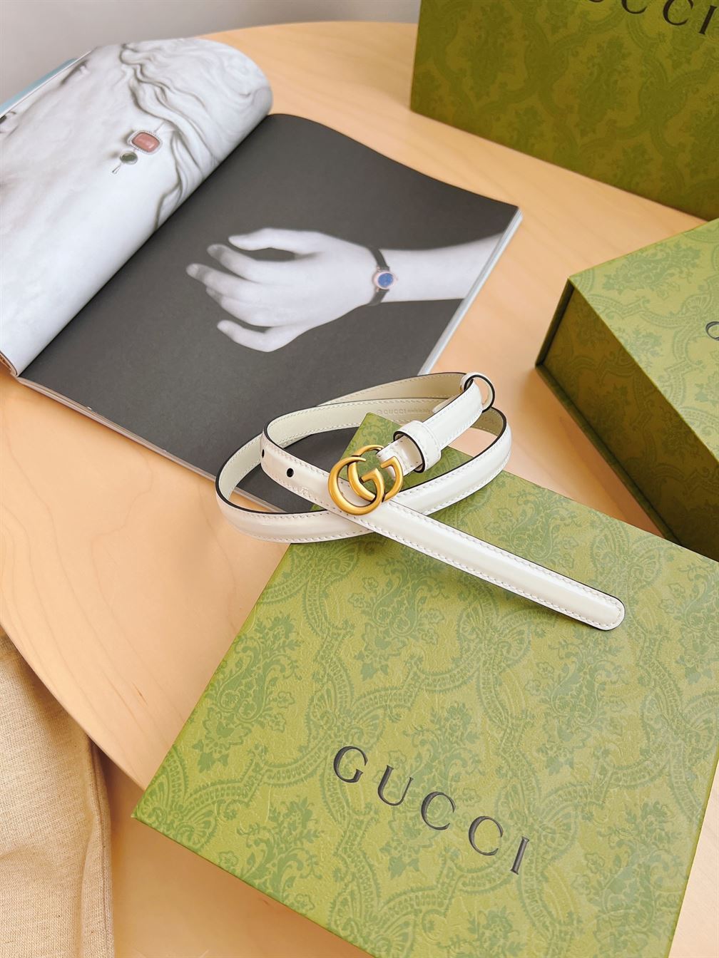 GUCCI THIN PATENT DOUBLE G BELT - GB050